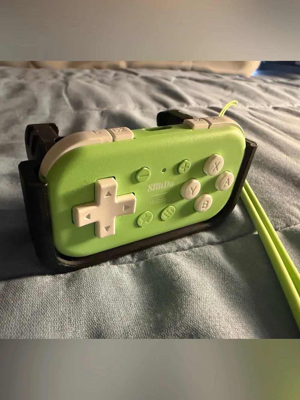 8bitdo Micro Mobile Gaming Bluetooth Controller with Adjustable Phone Grip